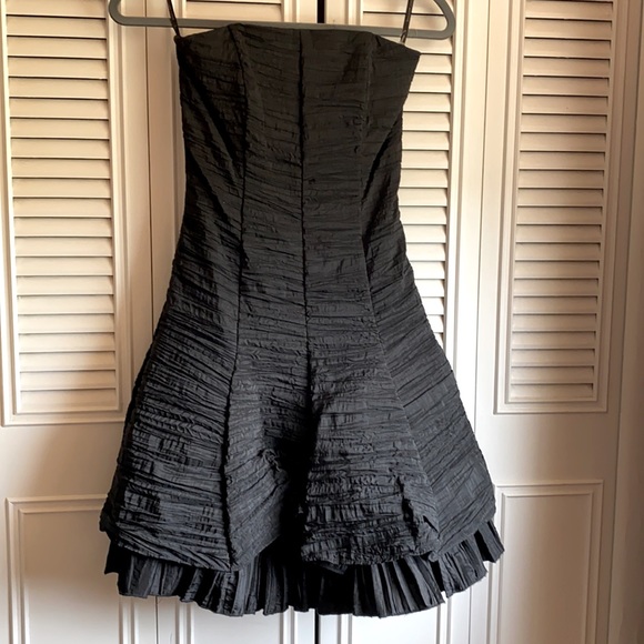 Black strapless dress - Picture 2 of 5